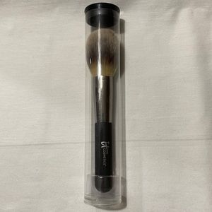 it Cosmetics makeup brush